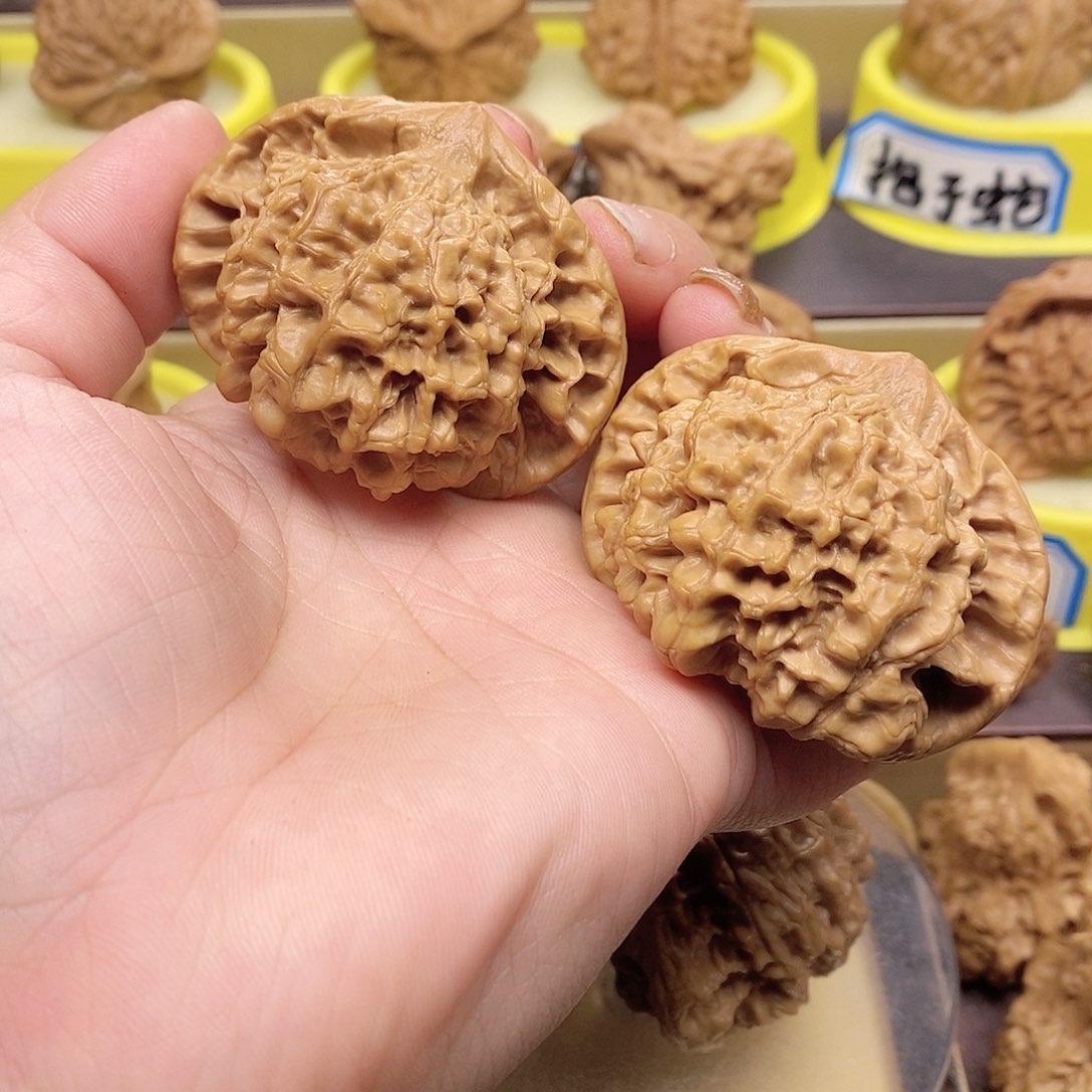 文玩核桃吊坠官帽52