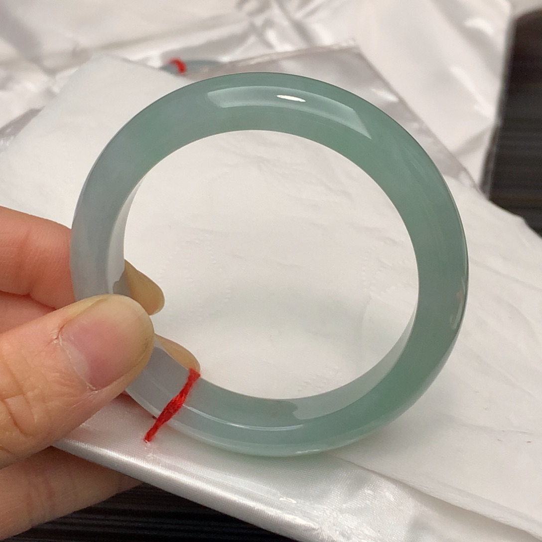 翡翠手镯未镶嵌翡翠手镯未镶嵌52圈口