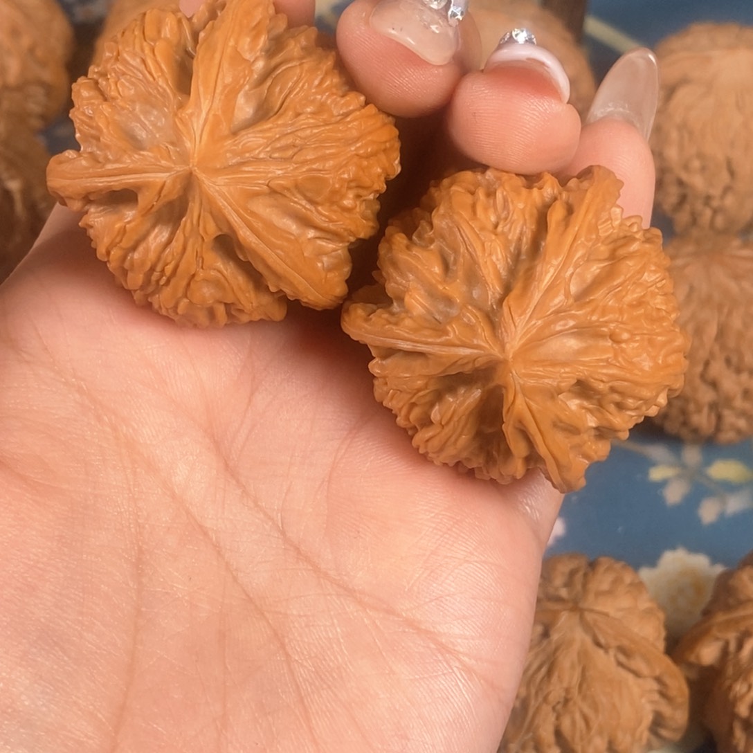 核桃✨****?文玩核桃文山三棱