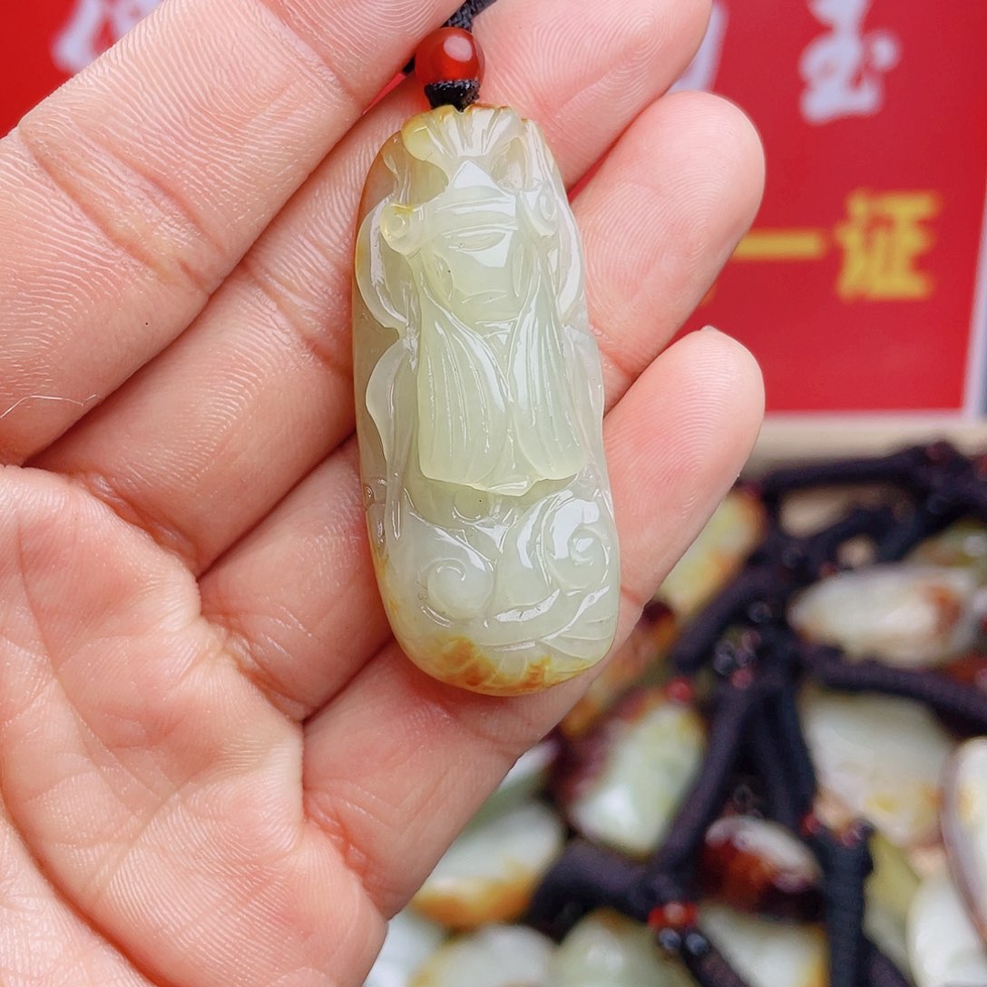 和田玉颈饰未镶嵌