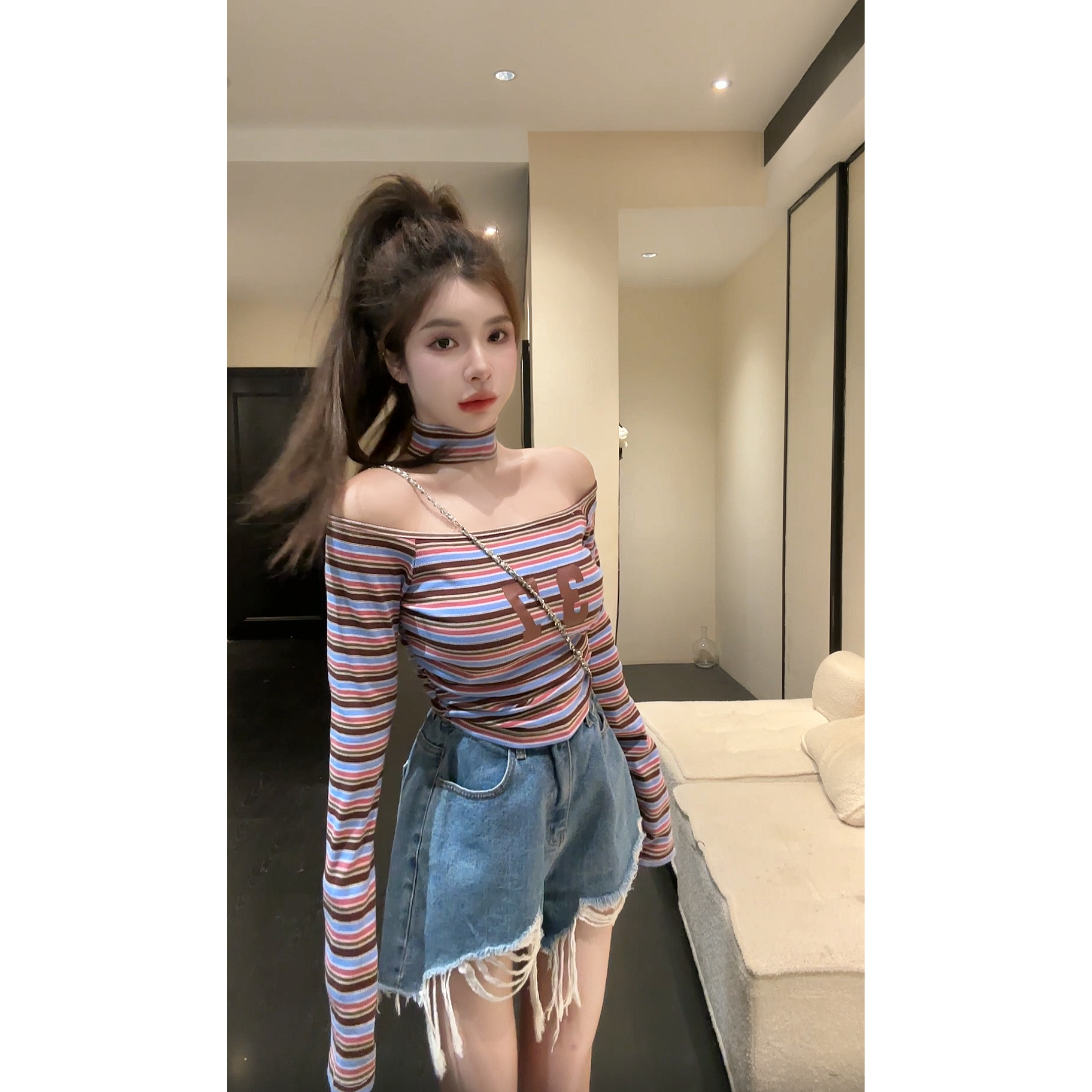 【HuiHui】一字领复古INS风显瘦短款长袖修身条纹T恤（ L0081）