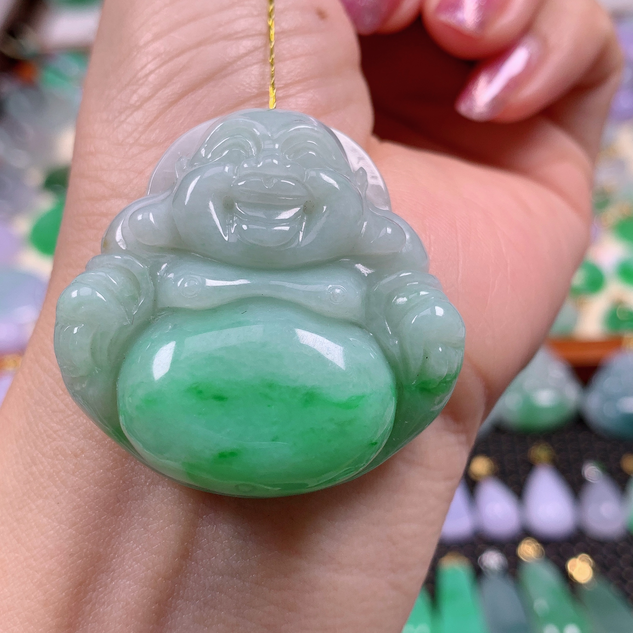 缅甸天然A货翡翠，飘绿佛公 编号446/1106尺寸41/41.9-12.6