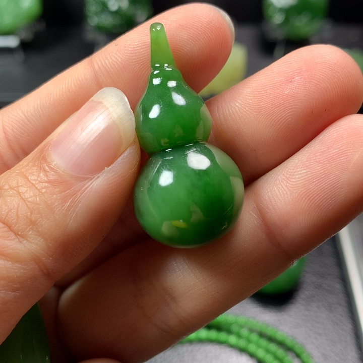 海***了和田玉未镶嵌颈饰