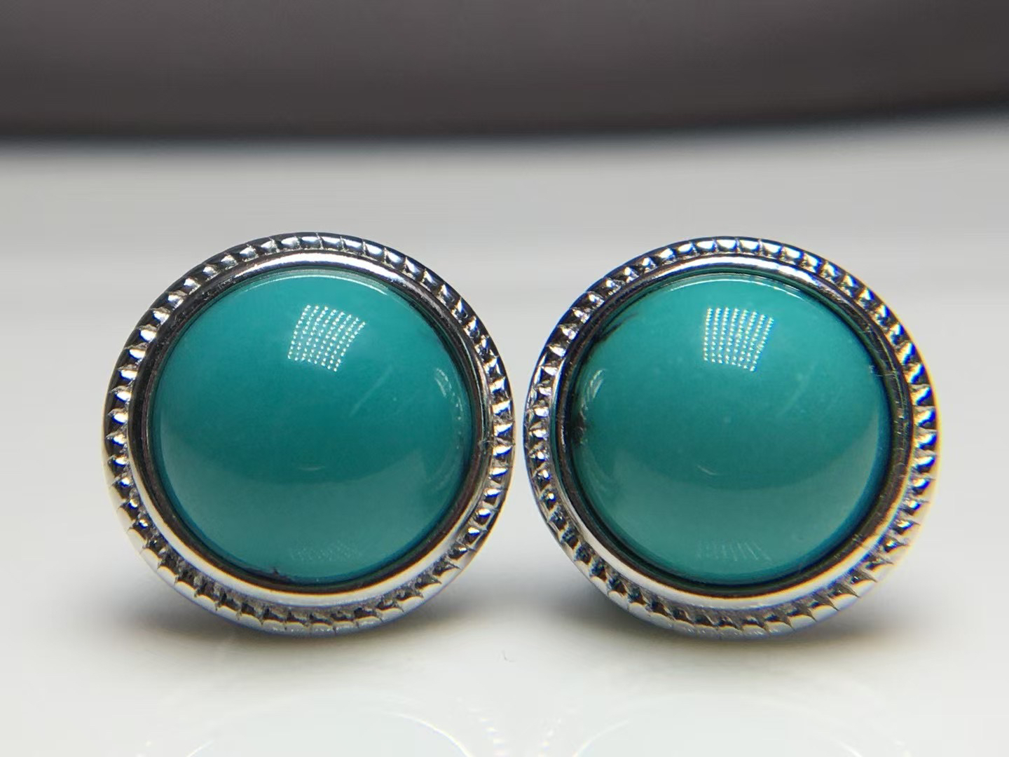 大湖北十堰原矿绿松石大尺寸耳钉时尚蓝色