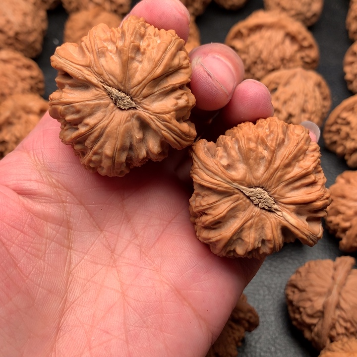 文玩核桃吊坠赛*强狮子头