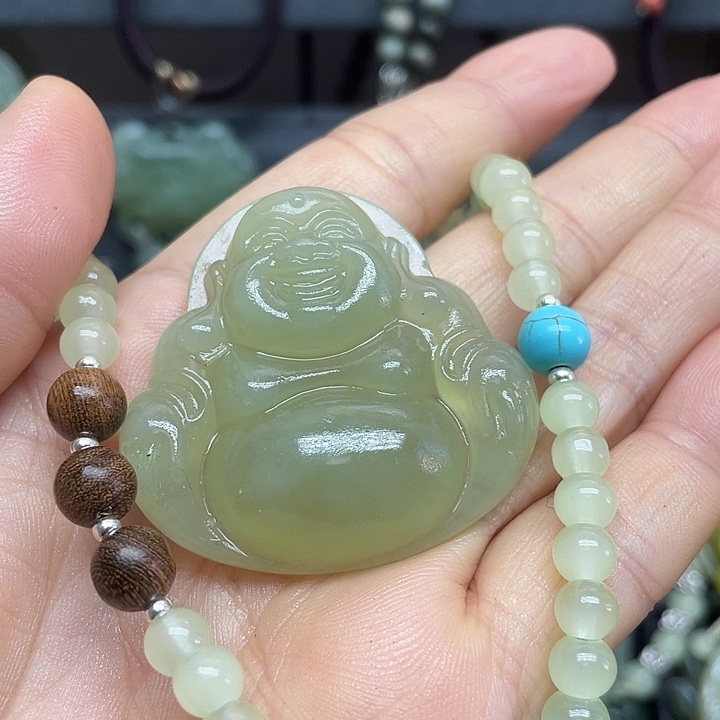 未镶嵌蛇纹石玉颈饰