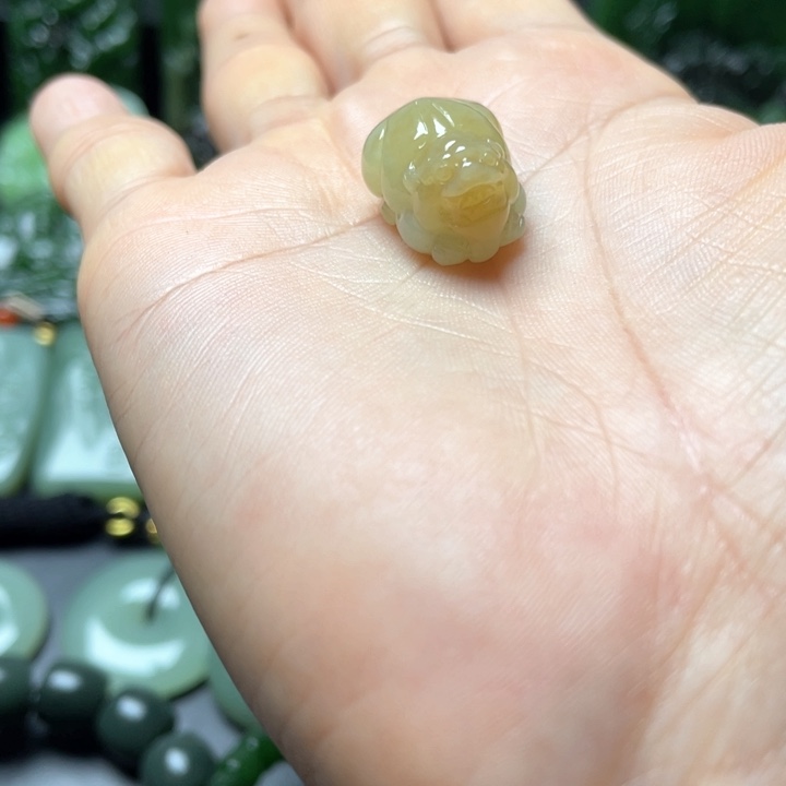 和田玉（糖玉）颈饰未镶嵌