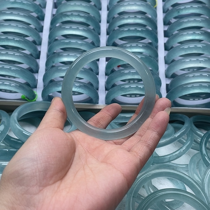 石英质玉未镶嵌手镯