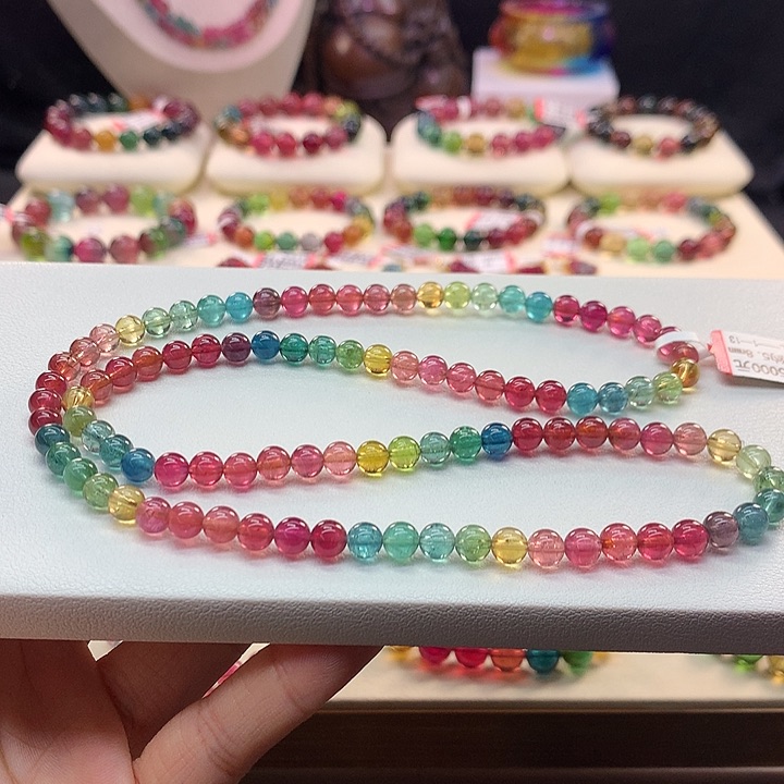 碧玺手链未镶嵌5.8/浓艳。