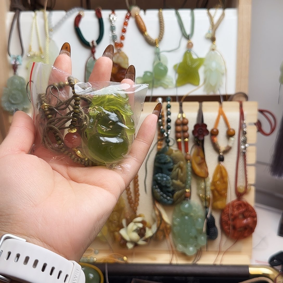 暖****蛇纹石玉合金颈饰