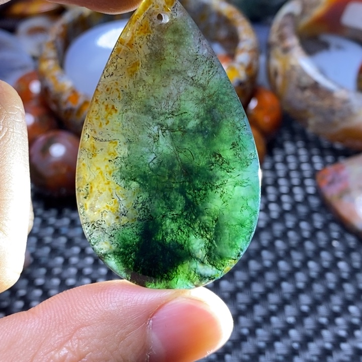 玛瑙/玉髓颈饰未镶嵌