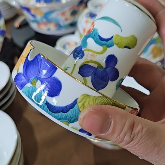 七***云瓷片珐琅彩荷塘牙签筒一个烟缸一个66666