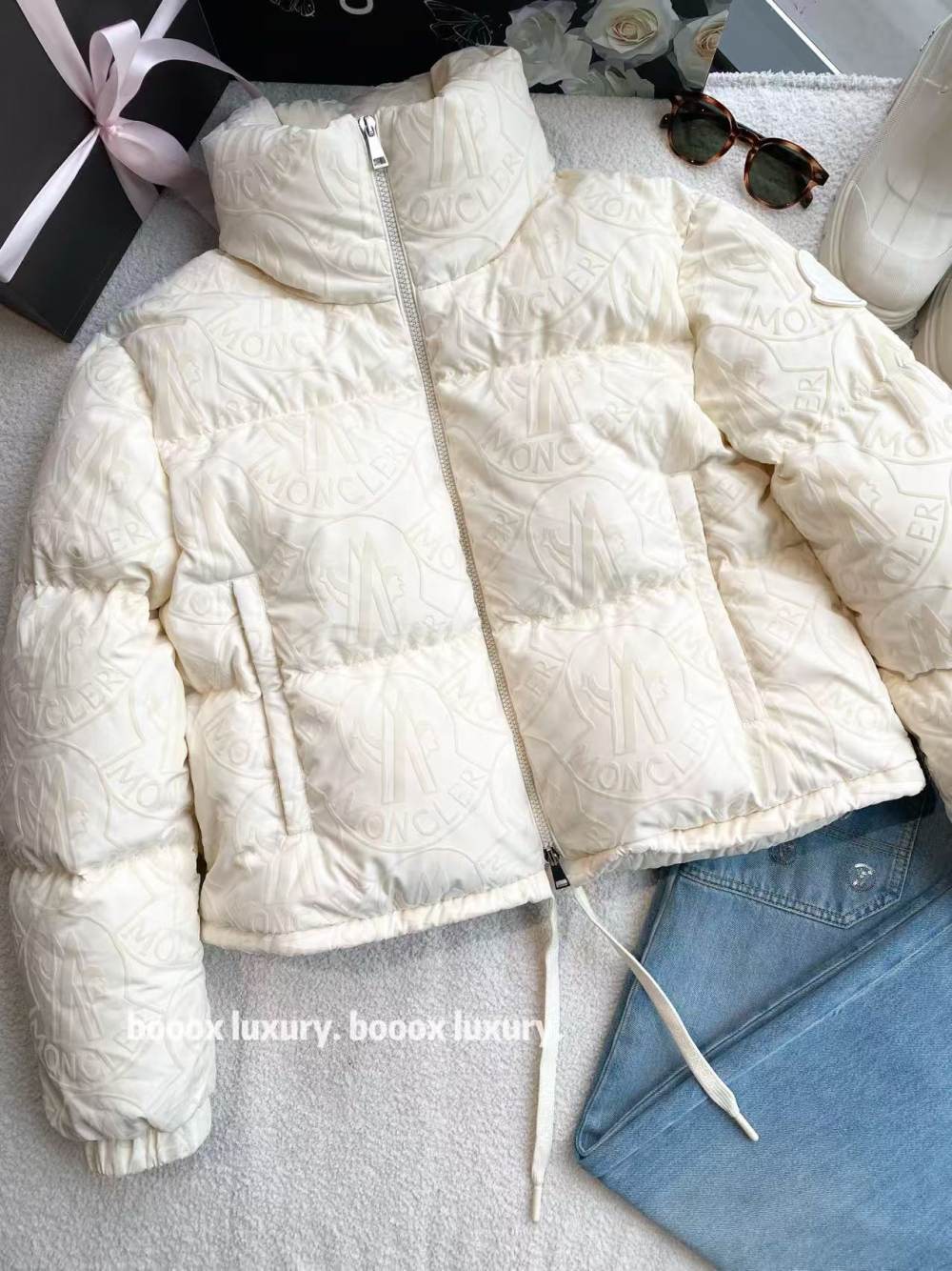 99新 MONCLER zz509   老花暗印满印羽绒服 3码 