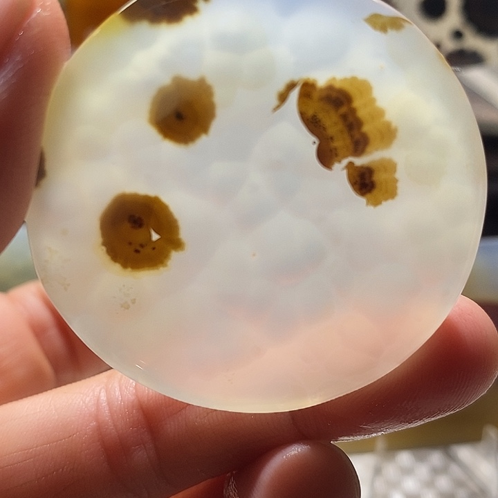 查罗石未镶嵌颈饰