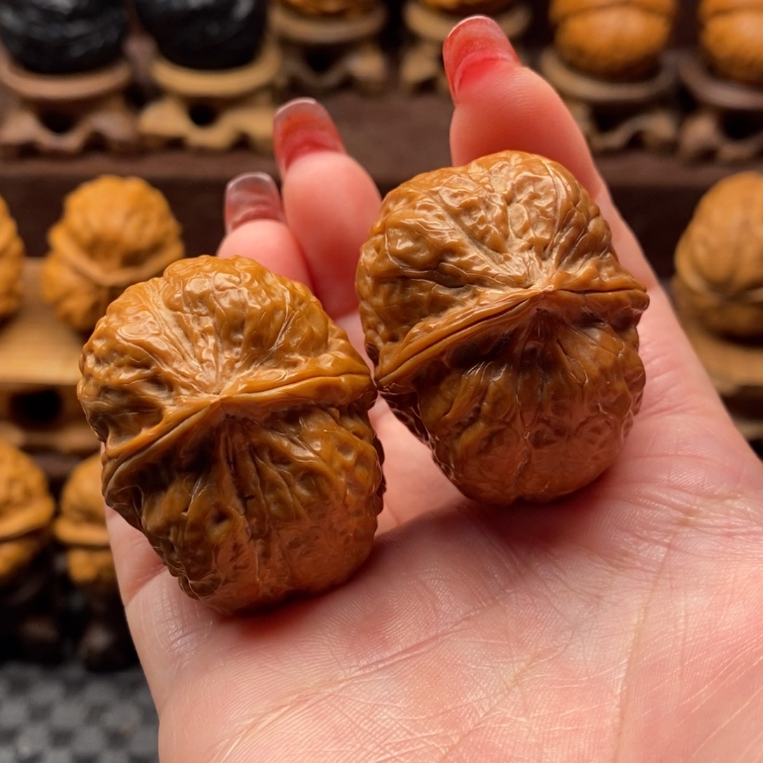 文玩核桃把件40凹底元宝