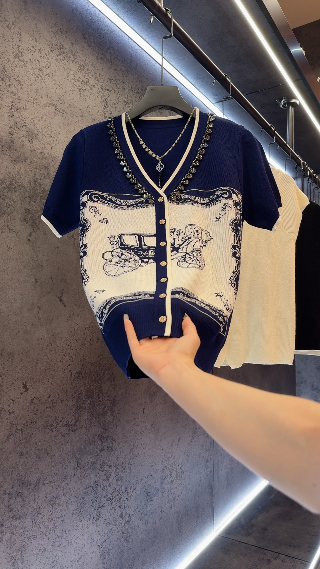 【定制大码女装80-200斤】温柔气质提花重工显瘦开衫上衣款2152