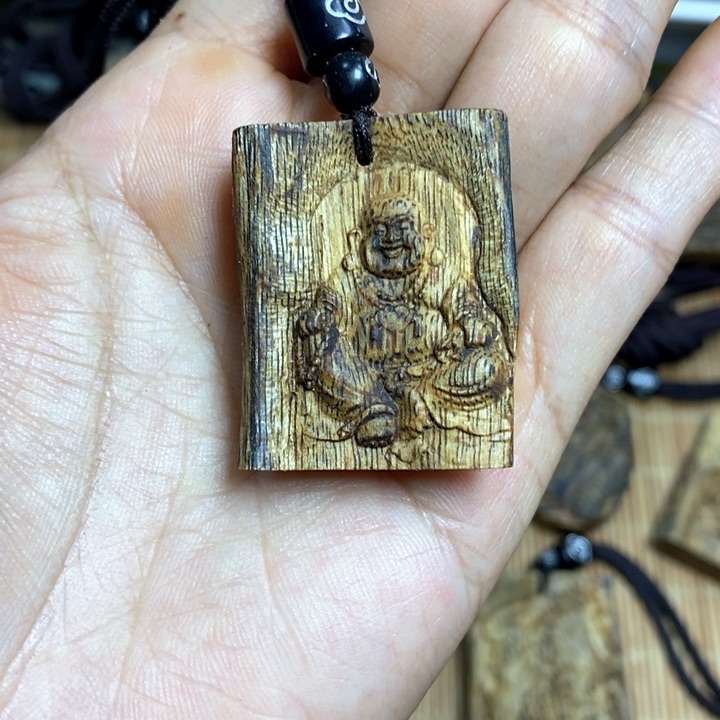 沉香手把件4.2克雕刻弥勒佛