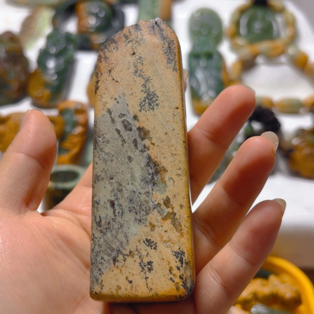 岫岩河磨玉（透闪石质玉）挂件未镶嵌