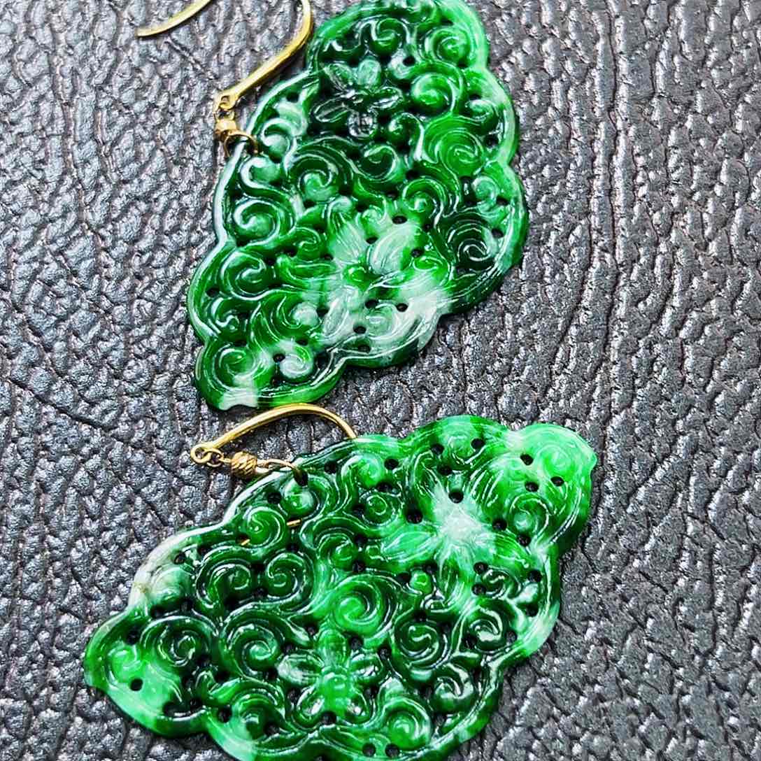 颈饰18K金镶嵌翡翠