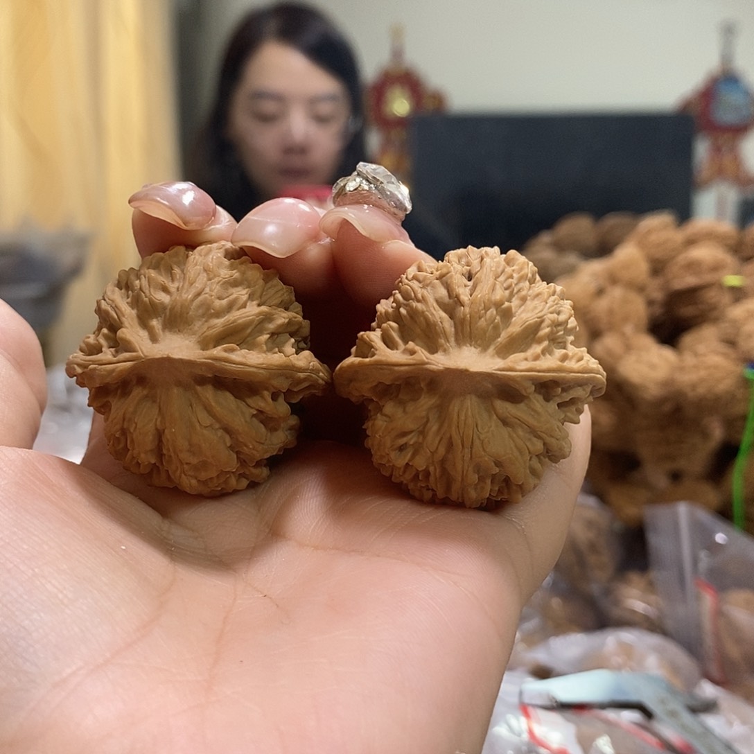 把件文玩核桃37玉麒麟有黄尖