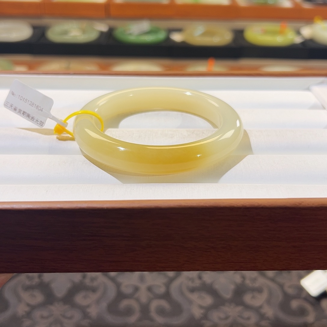 和田玉手镯未镶嵌  【糖白】密度高