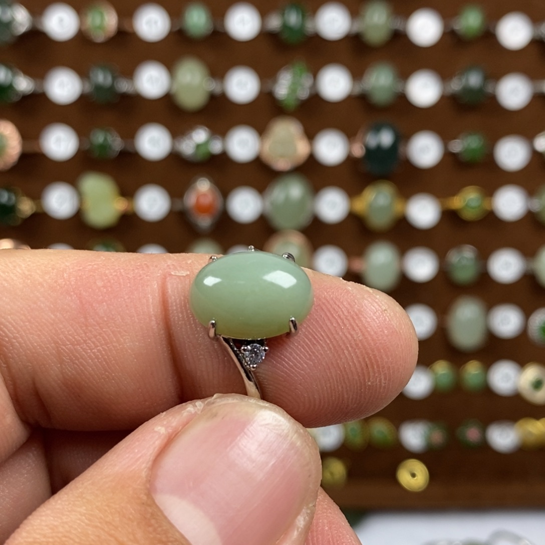 和田玉（青白玉）戒指未镶嵌