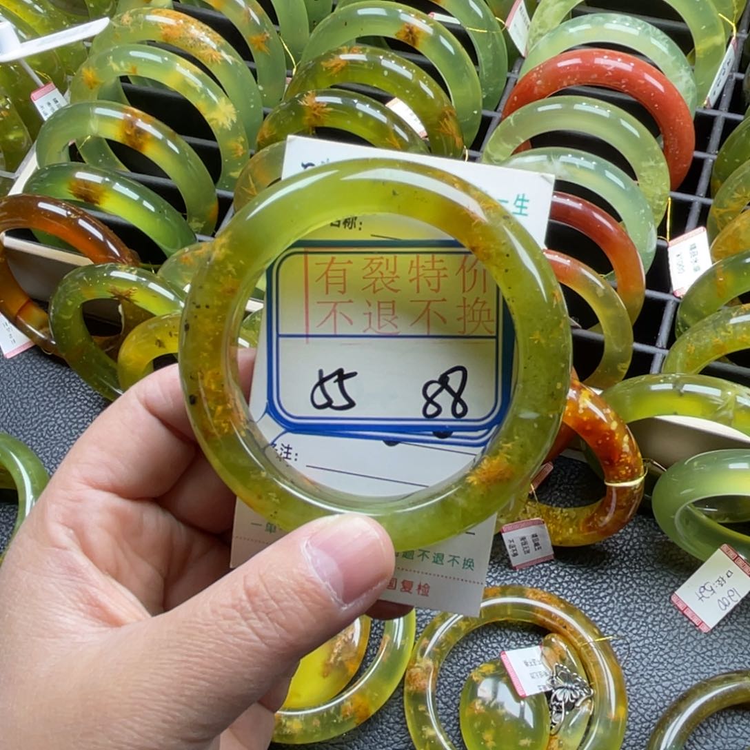 未镶嵌蛇纹石玉手镯有裂手镯特价不退不换
