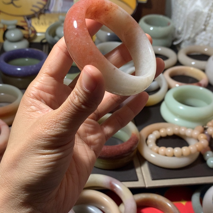 随***心石英质玉（佘太翠）未镶嵌手镯