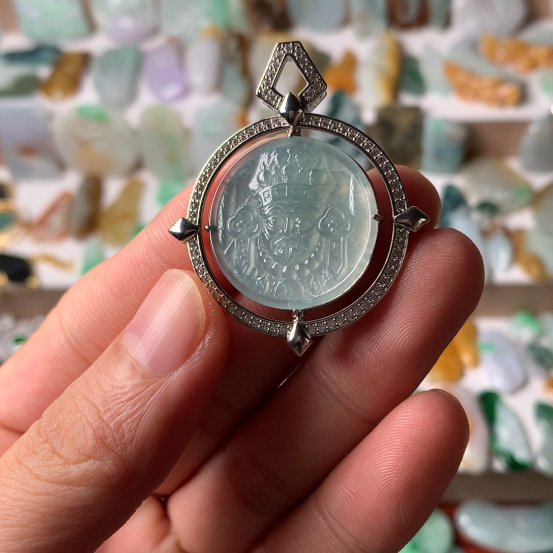 翡翠未镶嵌颈饰危地马拉翡翠，扎吉拉姆