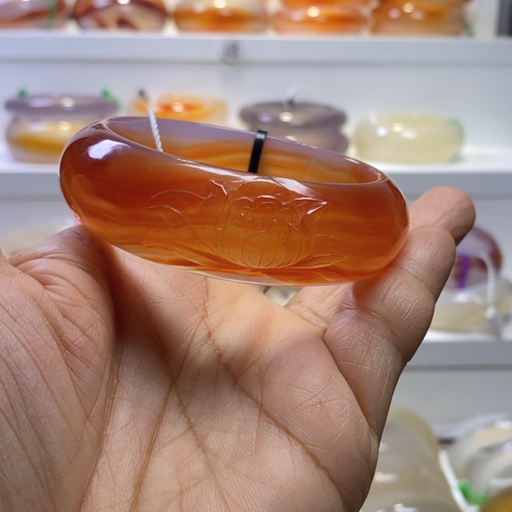 玛瑙/玉髓手镯未镶嵌