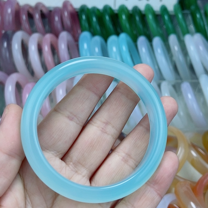 玛瑙/玉髓手镯未镶嵌做****人