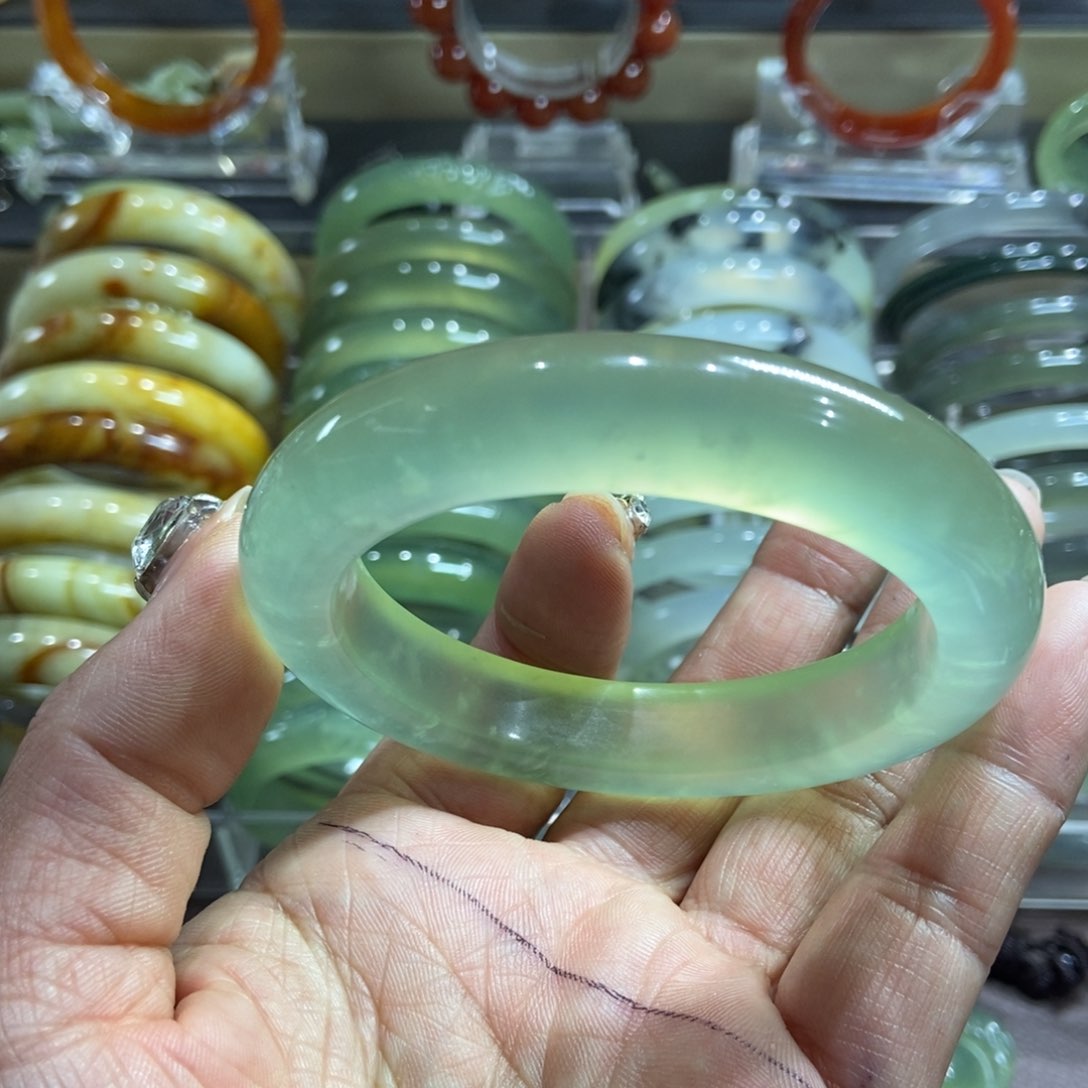 蛇纹石玉手镯未镶嵌59.6