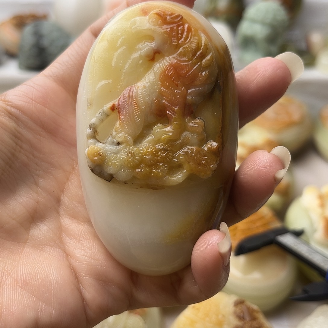 石材方解石手把件虎