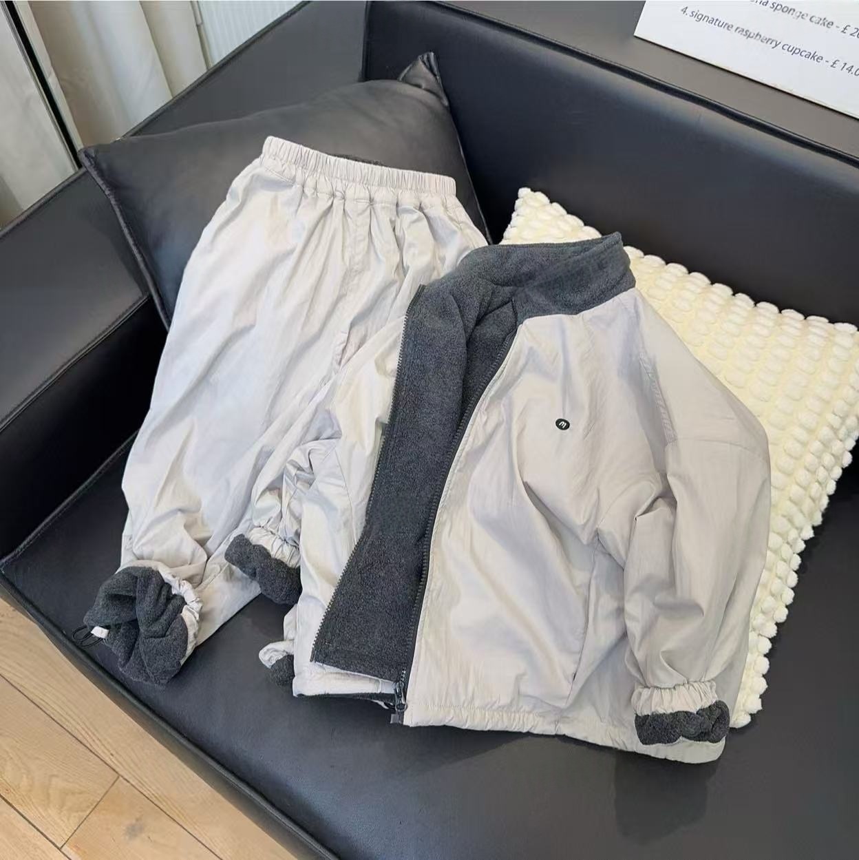 儿童加绒加厚套装2025冬季新款韩版休闲韩系男女童外套长裤两件套