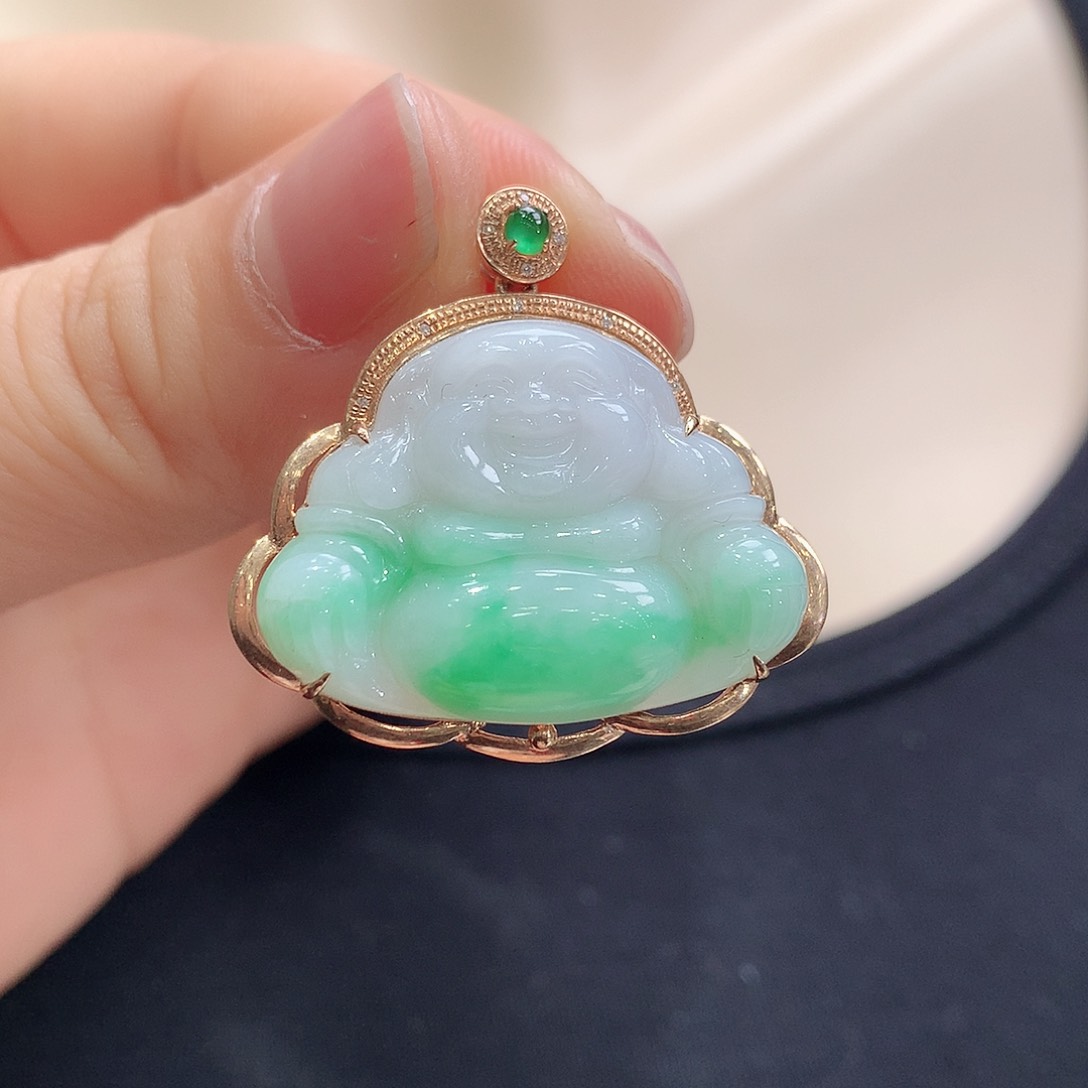 翡翠18K金镶嵌颈饰佛公