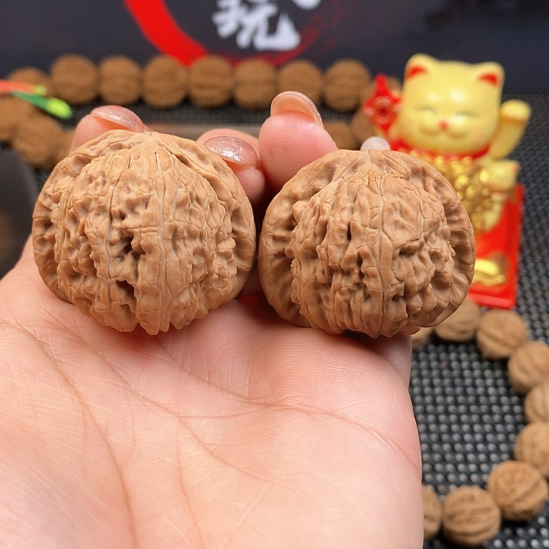 文玩核桃吊坠38尺白狮子全品
