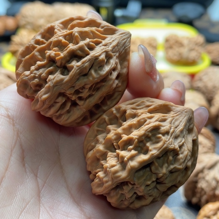 桃核把件38老树鸡心