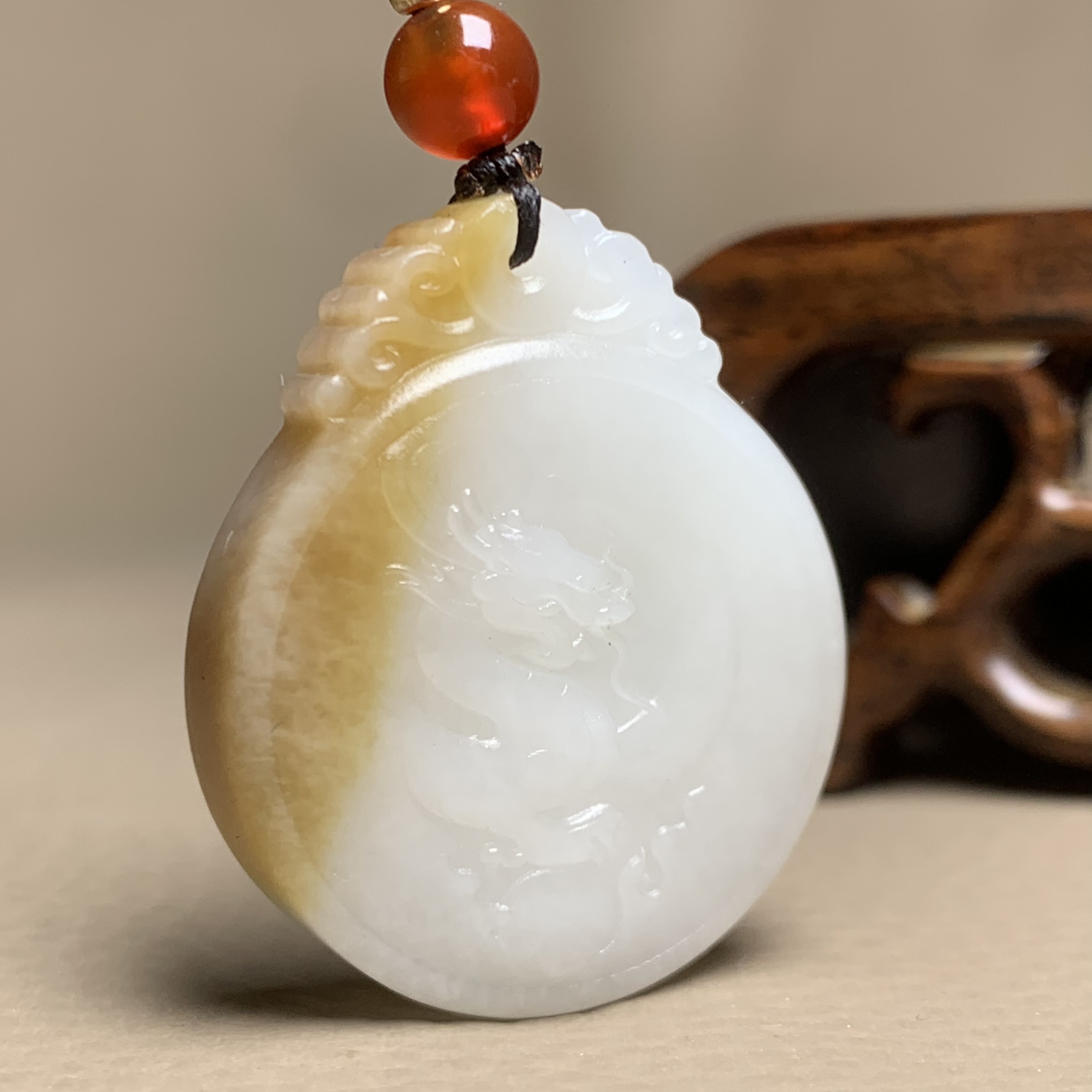 D837珠宝玉石精选和田玉牌子