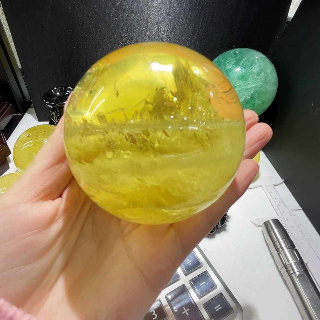 V***Y水晶未镶嵌珠宝半成品