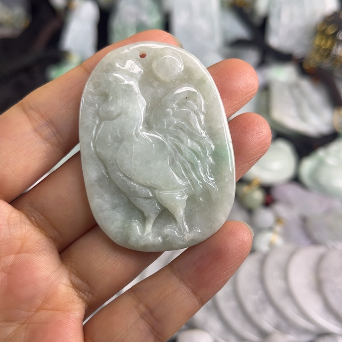 翡翠未镶嵌吊坠(不含链)瑕疵