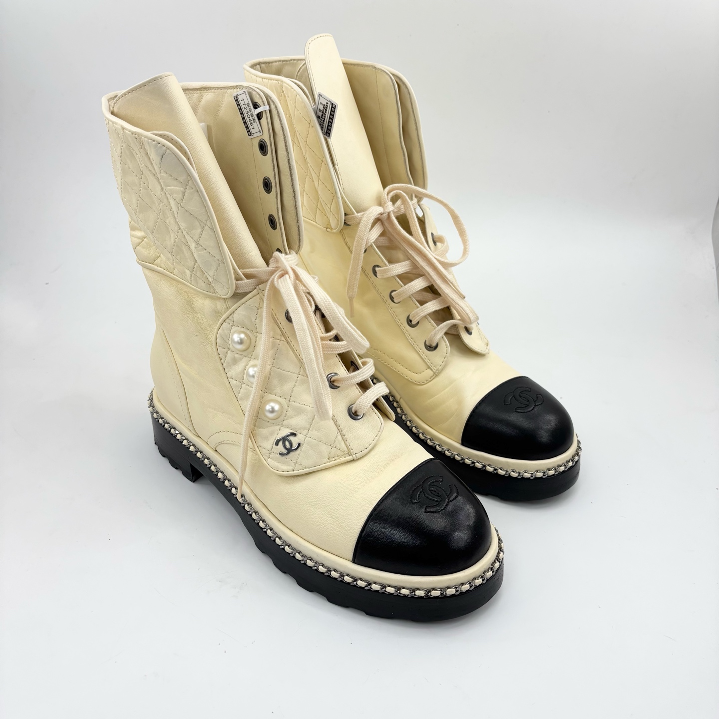 95新 Chanel/香奈儿 38.5码/米色珍珠双c短靴/TT250481