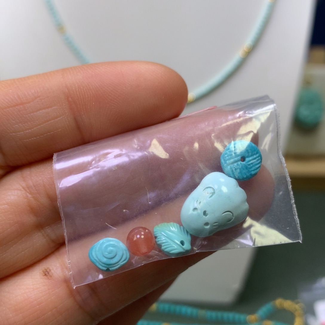 南红玛瑙配饰未镶嵌