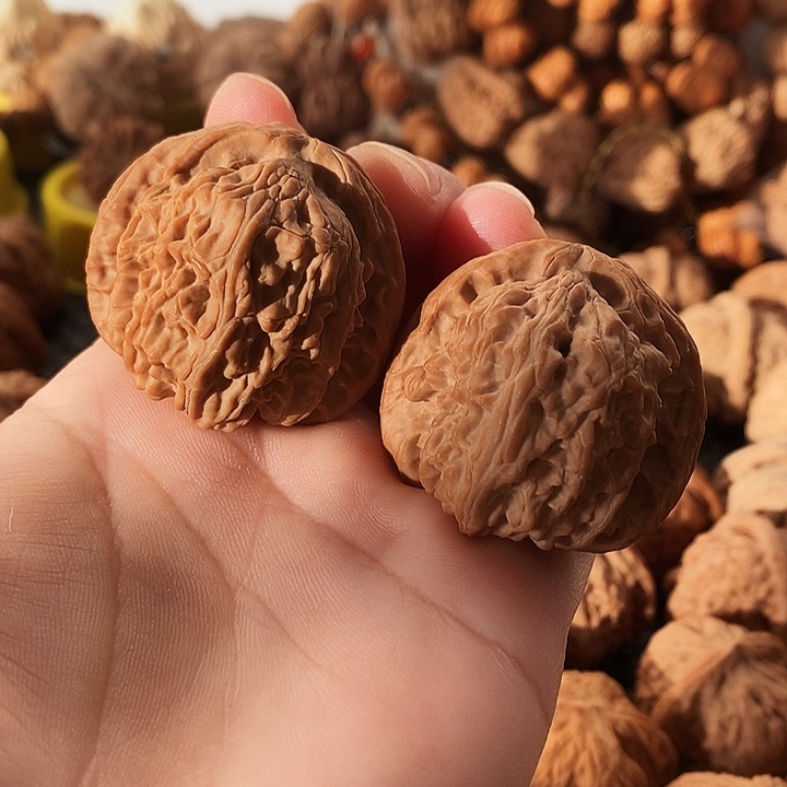 吊坠文玩核桃换*老树白狮子文玩核桃