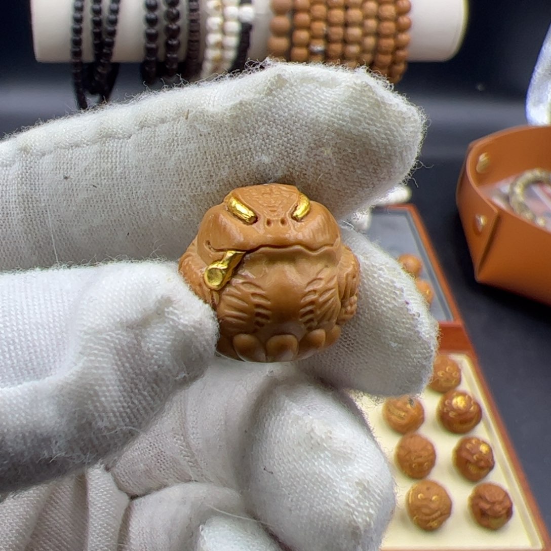 猴头核桃吊坠金蟾