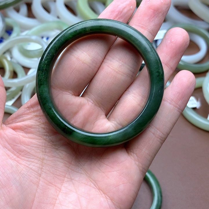 和田玉珠宝半成品未镶嵌山*