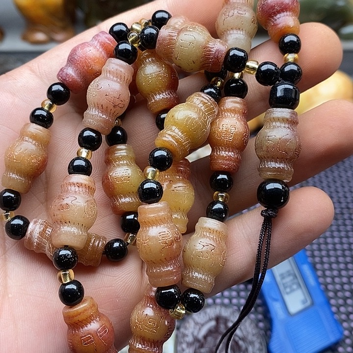 未镶嵌蛇纹石玉颈饰