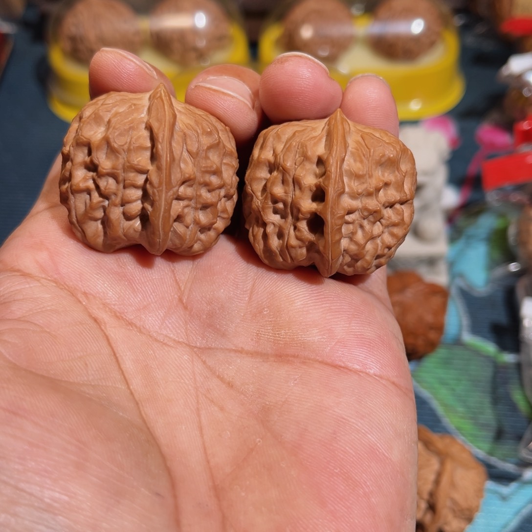 文玩核桃吊坠石门元宝