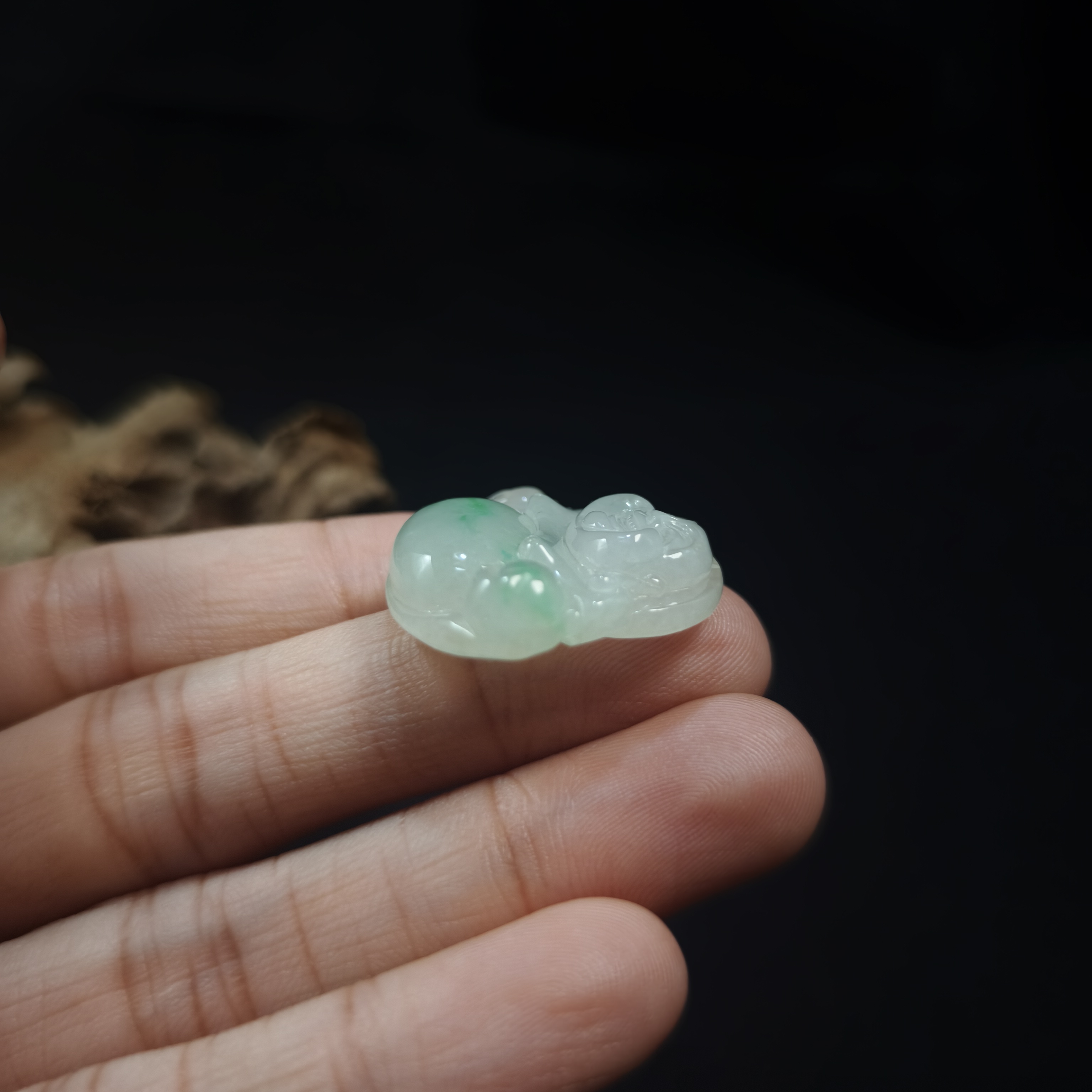 天然缅甸翡翠A货冰种飘绿花佛公吊坠挂件