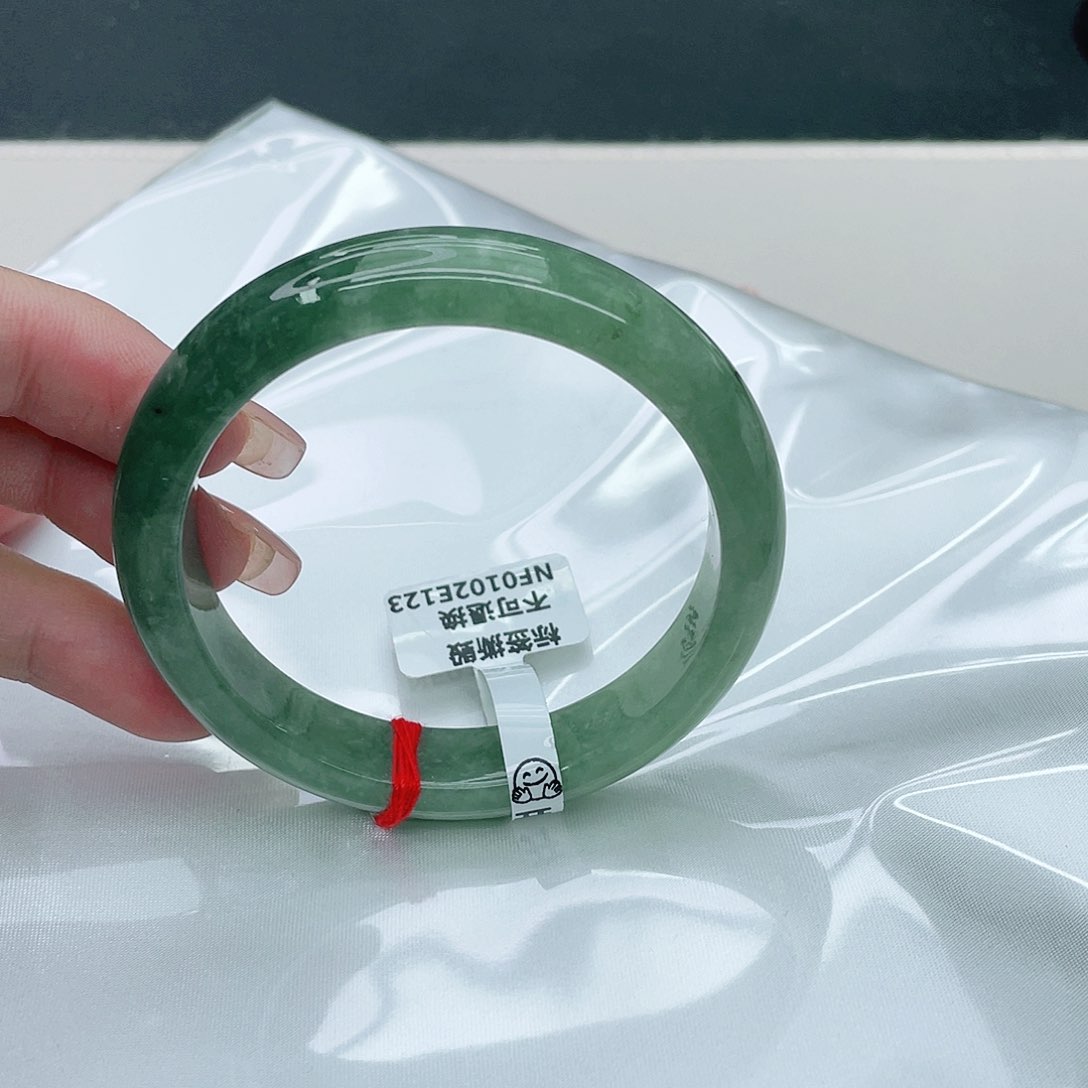 翡翠手镯未镶嵌正56.5