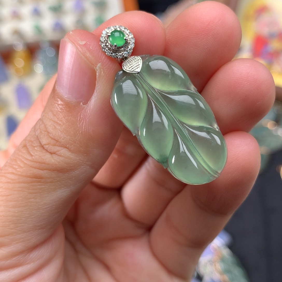 吊坠(不含链)18K金镶嵌翡翠